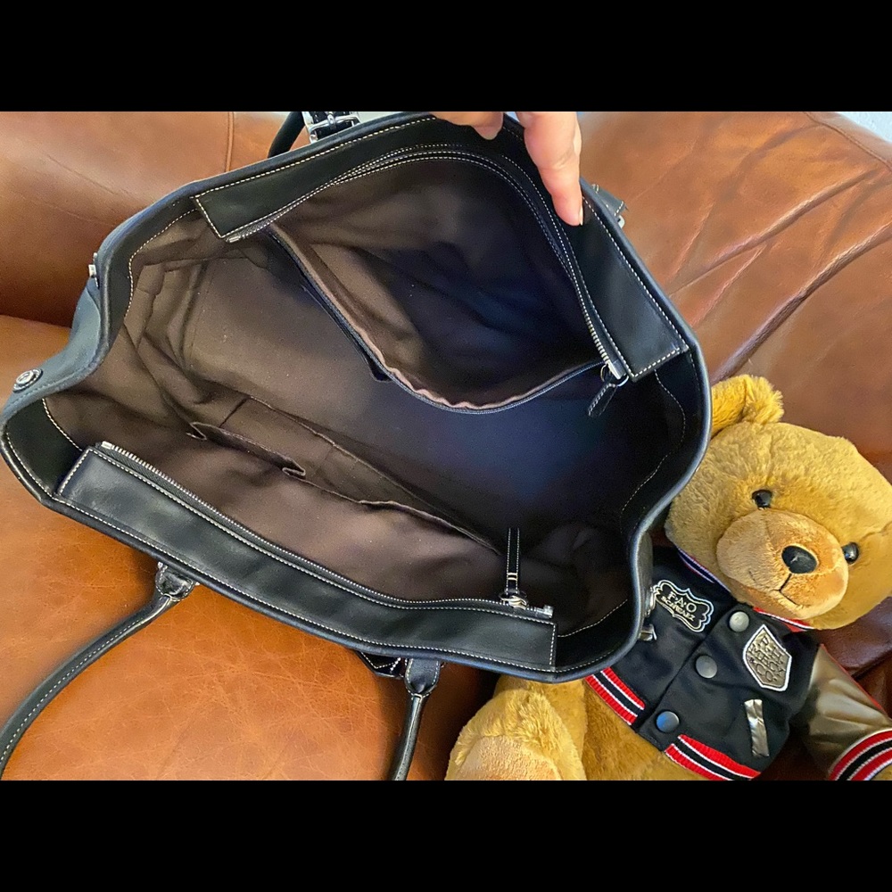 Shoulder handbag leather coach